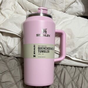 Stanley Pink Quencher H2.0 Tumbler
